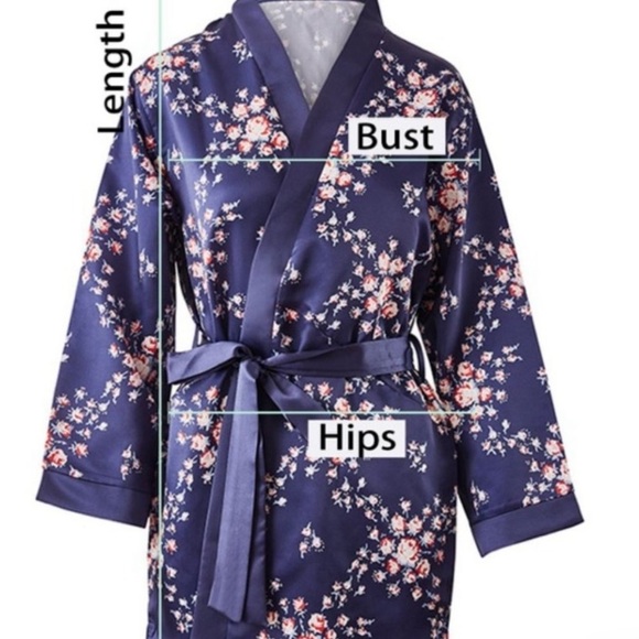 Morgan Lane Allie Robe - Picture 5 of 7